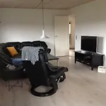 Ny Istandsat Traehus I Givskud Ferienhaus *